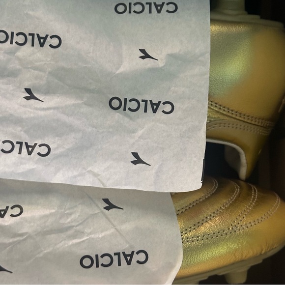 I am selling this soccer DIADORA BRASIL ITALY
OG LT+ MDU FIRM GROUND CLEATS new main image 6